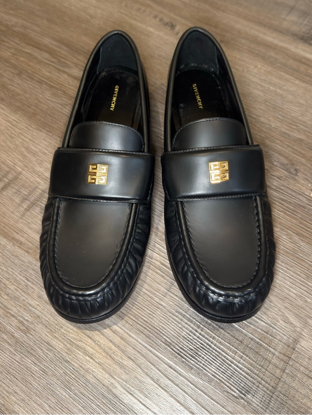 Givenchy 4G Logo Plaque Round Black Leather Loafers - Picture 2 of 11